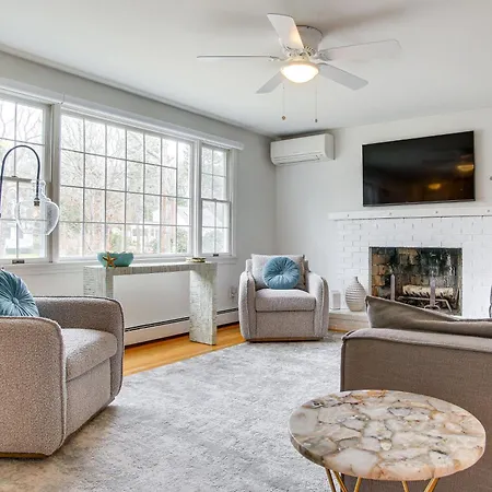 Charming Cape Cod Home About 1 Mi To Megansett Beach